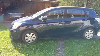 Toyota Corolla Verso - 2
