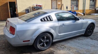 Prodám Ford Mustang 4.0 - V6 USA - 2
