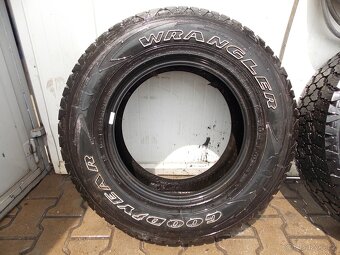 Celoroční pneu 245/75 R17 - 2