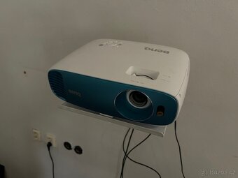 4K uhd HDR projektor benq skoro nový - 2