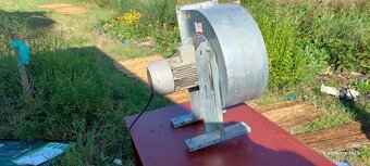 Průmyslový odsávací ventilátor ALTEKO - 2