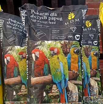 Velký papoušek s ořechy a ovocem 10 kg. - 2