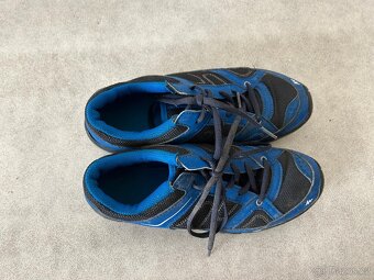 Chlapecké sportovní boty - QUECHUA, vel. 38 - 2