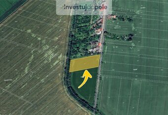 Prodej podílu 1/2 pole 2 877 m², Oplocany - 2