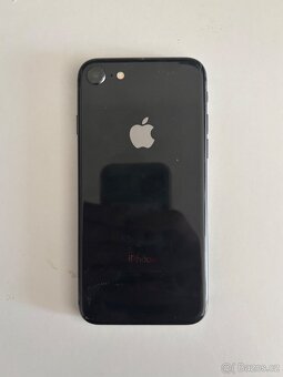 iPhone 8 - skvělý stav - 2