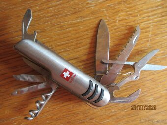 NABÍZÍM UPLNĚ NOVÝ NUŽ SCHWEIZ 11 RUZNÝCH APLIKACÍ - 2