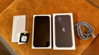 IPhone 11 64GB černý, top stav - 2