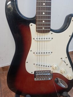 Elektrická kytara Squier Fender - 2
