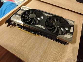 EVGA GeForce GTX 1070 - 2