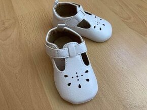 Bílé botičky pro holčičku vel. 3-6 měsíců, stélka 11 cm - 2