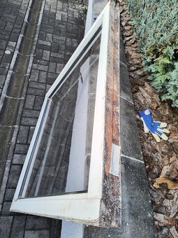 Dřevěné okno s rámem 120 x 120 cm - 2