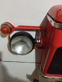 Rámečky světel Zetor 6911 - 2