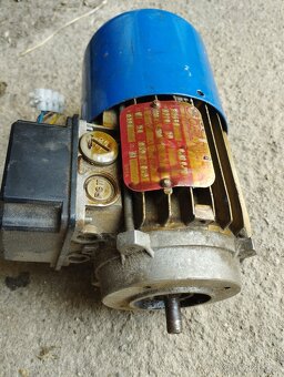 Elektromotor s brzdou 180 W - 2