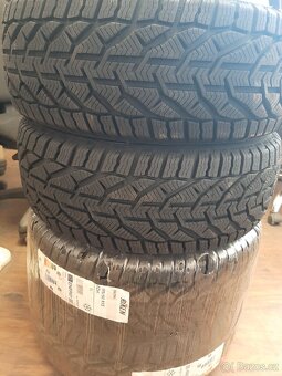 Zimní pneu 195/50 R15 - 2