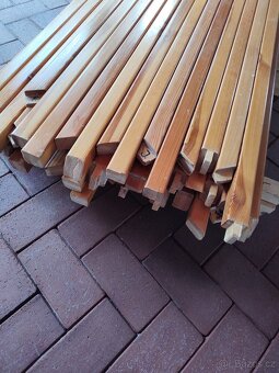 Modřínové hranoly lakované - 2