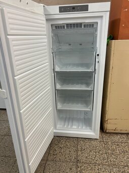 Mrazák Whirlpool 145 cm - 2