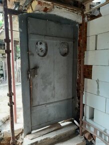 Staré dvere včetně zárubně 90P - 2