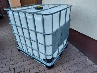 IBC nádrž kontejner na vodu 1000l - 2