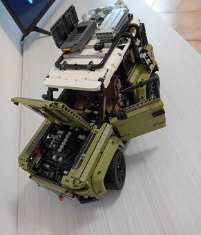 Lego Technic Land Rover - 2