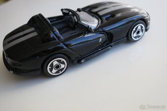 Model auta Viper RT/10 Burago 1:43 - 2