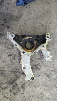 Těsnicí příruba přední části bloku motoru 06D103153C AXX/BWA - 2