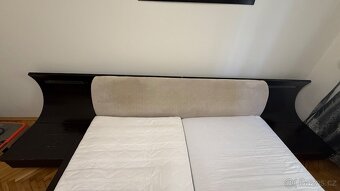 🛏️ Elegantní manželská postel z masivu 180x200 cm – včetně - 2
