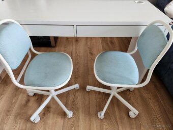 Ikea stůl Micke a dvě židle - 2