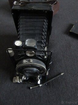 PRODÁM VINTAGE SKLÁDACÍ FILMOVÁ KAMERA VOIGTLANDER AVUS - 2