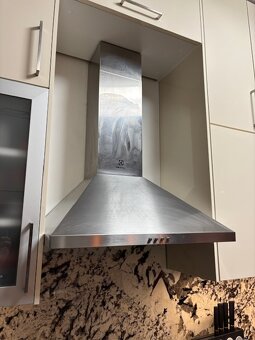 Nerezová kuchyňská digestoř 60 cm - 2
