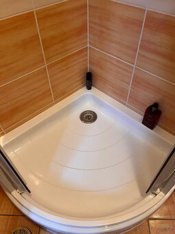 Topný žebřík,sprchový kout - 2