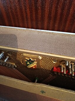 Luxusní pianino PETROF (r.v. 1990) - 2