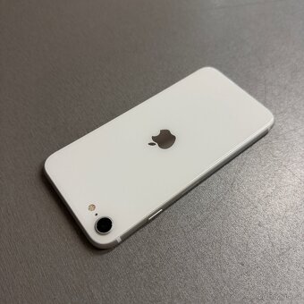 iPhone SE 2020 128GB bílý, pěkný stav, 12 měsíců záruka - 2