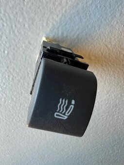 KOUPÍM: Škoda Felicia Fun (ovladač výhřevu sedačky) - 2