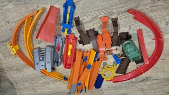 Hot Wheels dráha + Metal machines - 2