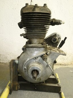Motor Triumph 3S - 2
