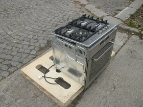 KOMBINOVANÝ VESTAVNÝ SPORÁK WHIRLPOOL,LCD,PLYNOVÁ DESKA,tř.A - 2