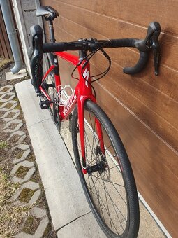 Silniční karbonové kolo Specialized - 2