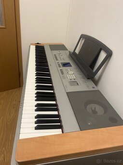 Klavír Yamaha DGX-640 - 2