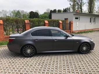 Bmw E60 V8 4.4i manuál - 2