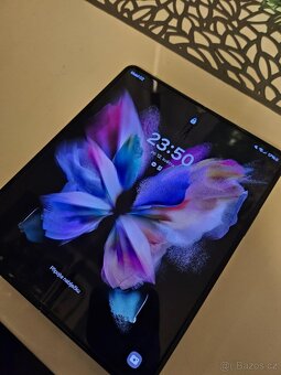 Vyměním Galaxy Z Fold 3 12/256 v krásném stavu plně funkční - 2