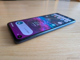 Motorola One Action - perfektní stav - 2