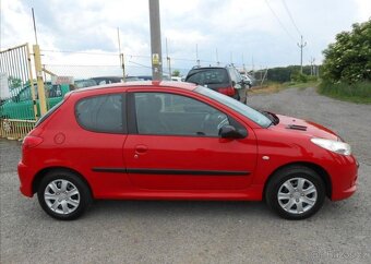 Peugeot 206 1,1 i 44 kW PLUS Serviska benzín - 2