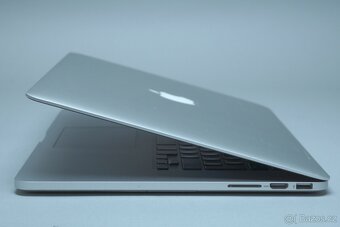 ZÁRUKA/Macbook Pro 15.4"/I7 2.2GHZ/16GB RAM/256GB SSD/CZ - 2