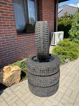 Prodám zimní pneu 205/65 R16 - 2