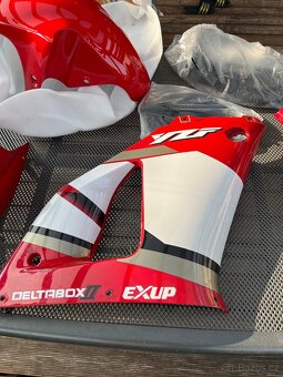 Plasty na YAMAHA R1 rv 2001 - 2
