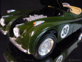 Jaguar XK120 Roadster ERTL 1/18 - 2