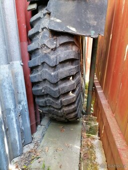 Tatra 805 pneu 10.5 x 16 - 2