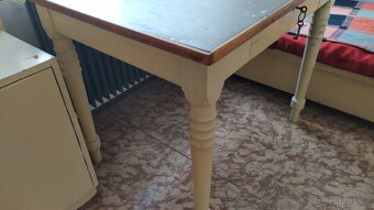 Starožitný stůl - 2