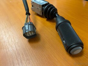 Páka ovládání směru jízdy JCB pod volant - 2