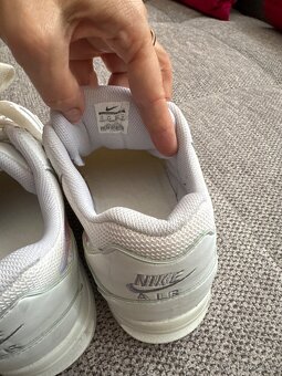 Nike Air bilé nové vel 38 za 490 - 2